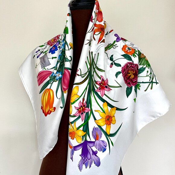 New Gucci Scarf Iconic Floral Print White Silk Wrap with Gucci Gift Box - Picture 7 of 14